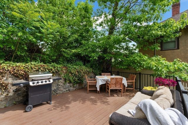 27 Fellsmere Rd, Malden, MA 02148