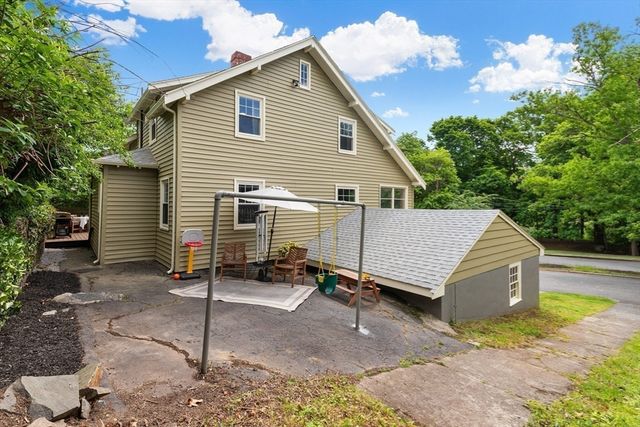 27 Fellsmere Rd, Malden, MA 02148