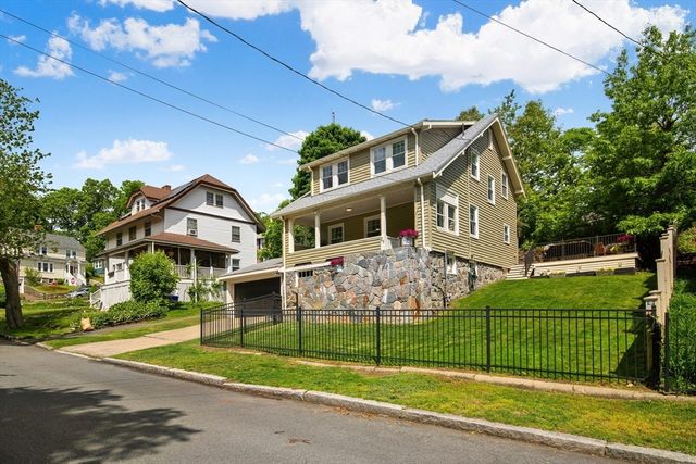 27 Fellsmere Rd, Malden, MA 02148