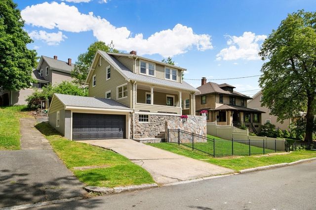 27 Fellsmere Rd, Malden, MA 02148
