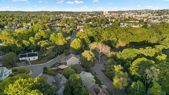 27 Fellsmere Rd, Malden, MA 02148