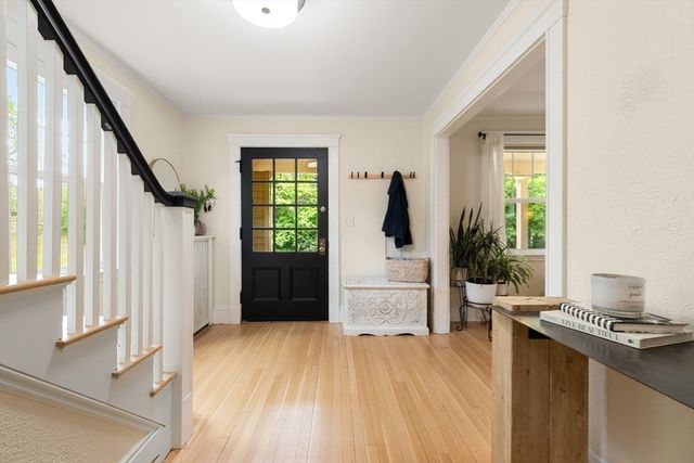 27 Fellsmere Rd, Malden, MA 02148