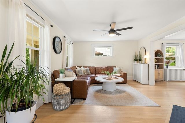 27 Fellsmere Rd, Malden, MA 02148