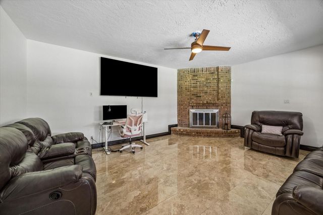 511 Avenue I, South Houston, TX 77587