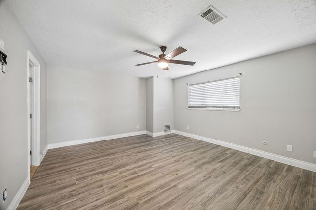 511 Avenue I, South Houston, TX 77587