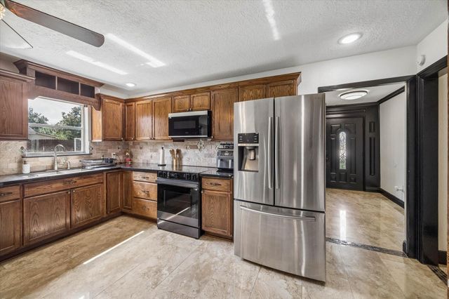 511 Avenue I, South Houston, TX 77587