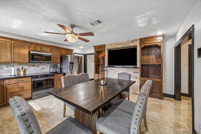 511 Avenue I, South Houston, TX 77587