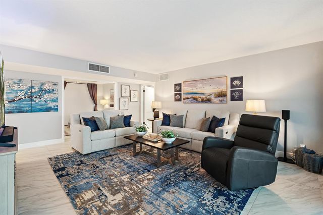 124 Lakeshore Drive 9290, North Palm Beach, FL 33408