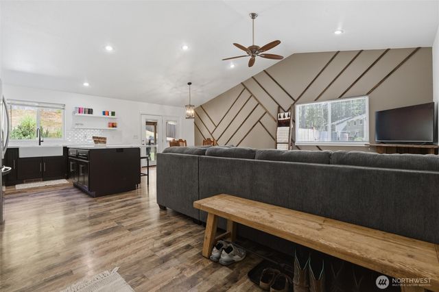 12847 Bear Lake Drive SW, Port Orchard, WA 98367