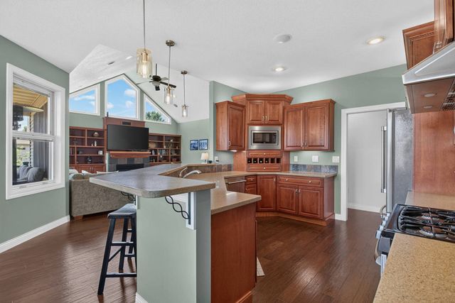 2199 E Lomar Street, Eldridge, IA 52748