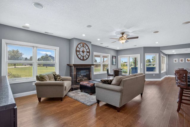 2199 E Lomar Street, Eldridge, IA 52748