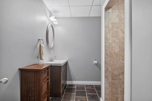 2199 E Lomar Street, Eldridge, IA 52748
