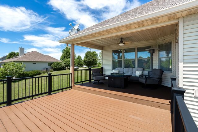 2199 E Lomar Street, Eldridge, IA 52748
