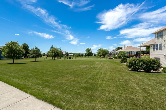 2199 E Lomar Street, Eldridge, IA 52748