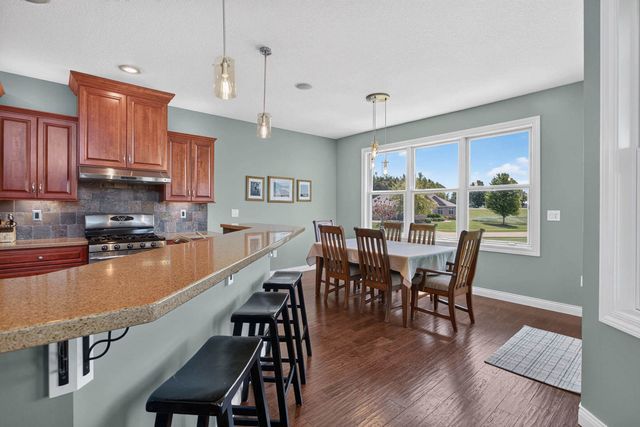 2199 E Lomar Street, Eldridge, IA 52748
