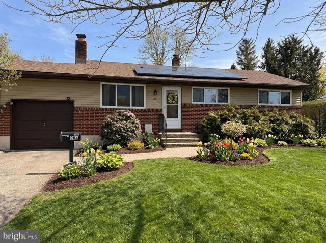 204 S GARDEN BLVD, Beverly, NJ 08010