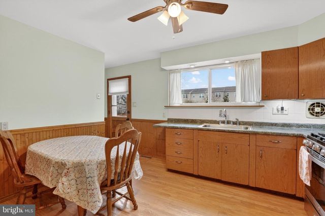 204 S GARDEN BLVD, Beverly, NJ 08010