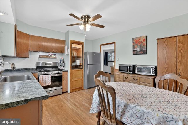 204 S GARDEN BLVD, Beverly, NJ 08010