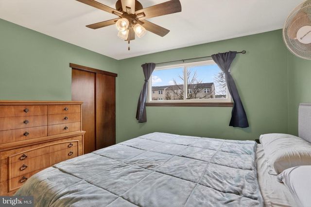 204 S GARDEN BLVD, Beverly, NJ 08010