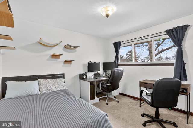 204 S GARDEN BLVD, Beverly, NJ 08010