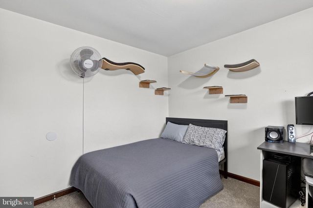 204 S GARDEN BLVD, Beverly, NJ 08010