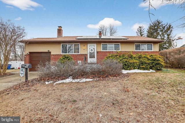 204 S GARDEN BLVD, Beverly, NJ 08010