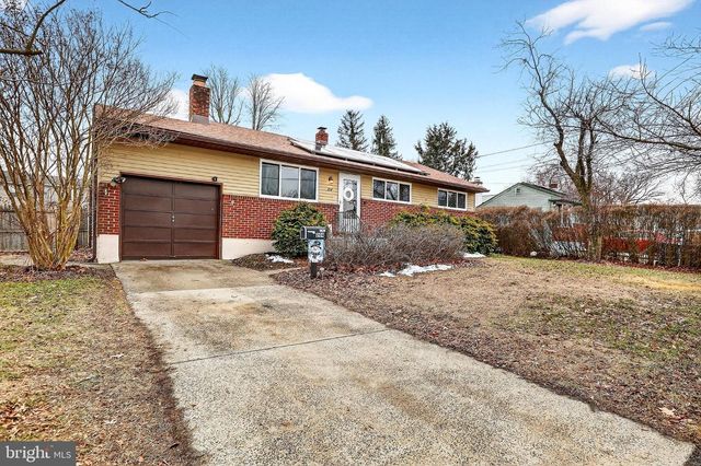 204 S GARDEN BLVD, Beverly, NJ 08010