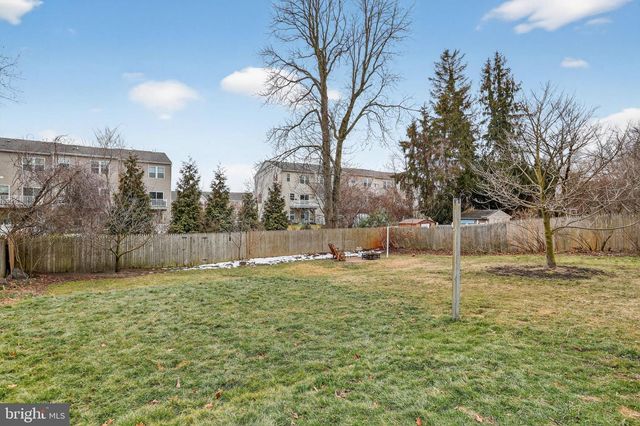 204 S GARDEN BLVD, Beverly, NJ 08010