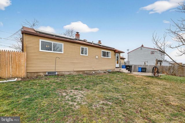 204 S GARDEN BLVD, Beverly, NJ 08010