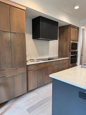 15637 W 165th Street, Olathe, KS 66062