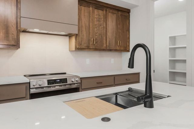 15637 W 165th Street, Olathe, KS 66062