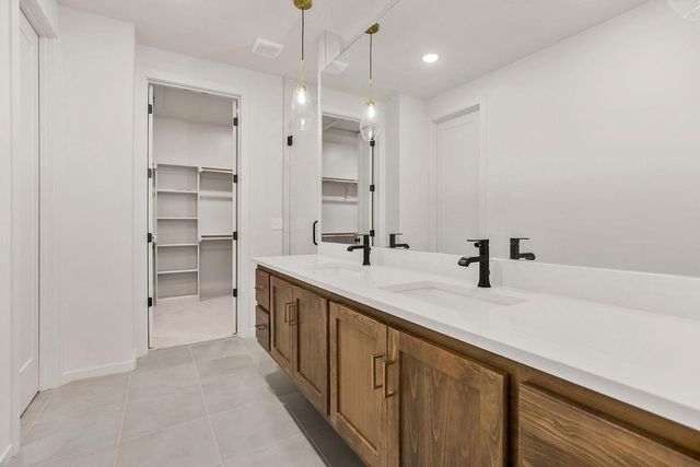 15637 W 165th Street, Olathe, KS 66062