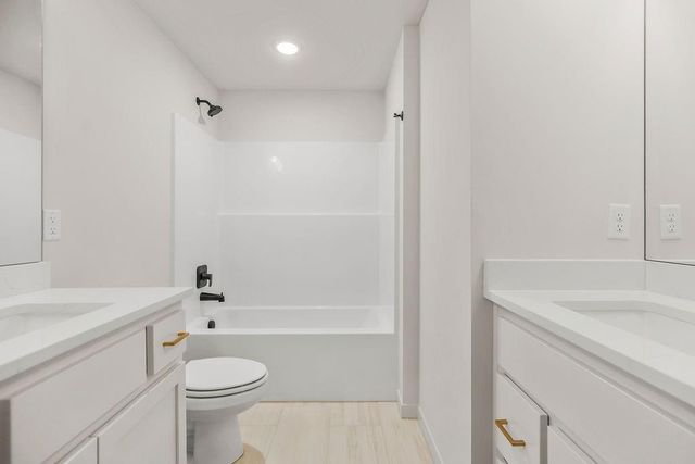 15637 W 165th Street, Olathe, KS 66062