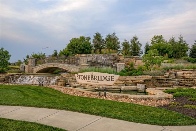 15637 W 165th Street, Olathe, KS 66062