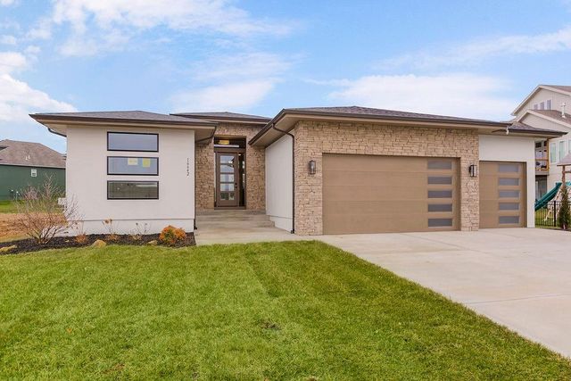 15637 W 165th Street, Olathe, KS 66062