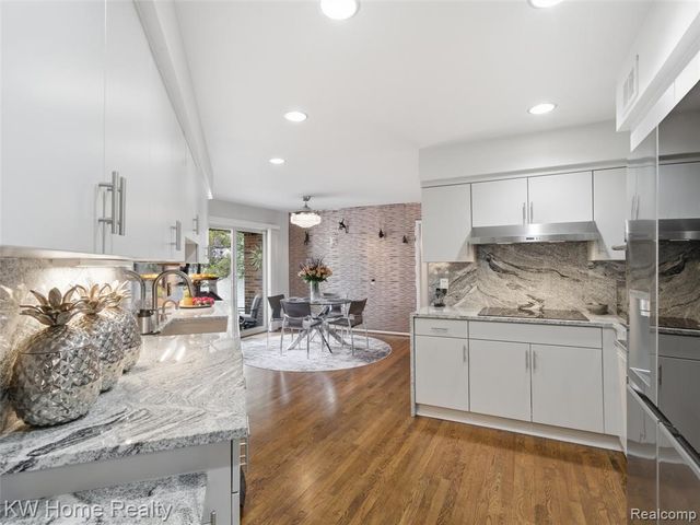 4749 Tara Court, West Bloomfield, MI 48323