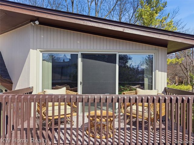 4749 Tara Court, West Bloomfield, MI 48323