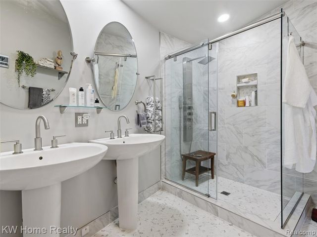 4749 Tara Court, West Bloomfield, MI 48323