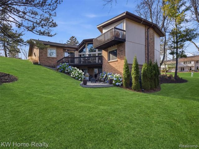 4749 Tara Court, West Bloomfield, MI 48323