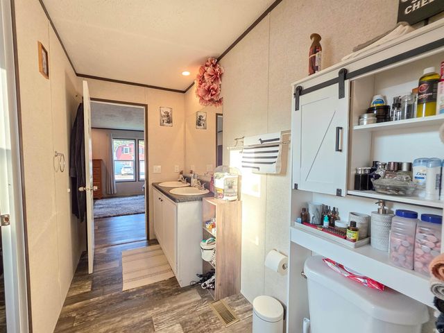 969 SE A Street, Linton, IN 47441