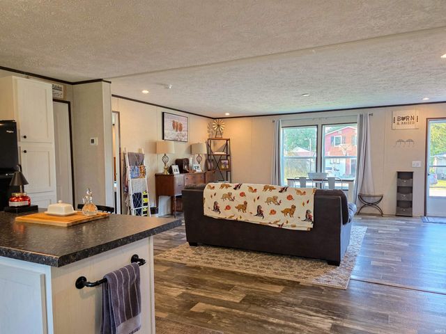 969 SE A Street, Linton, IN 47441