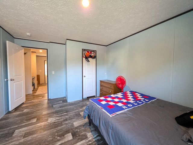 969 SE A Street, Linton, IN 47441