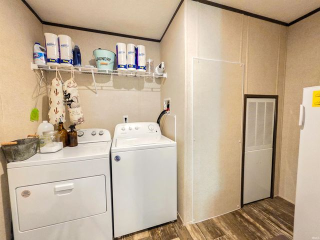 969 SE A Street, Linton, IN 47441