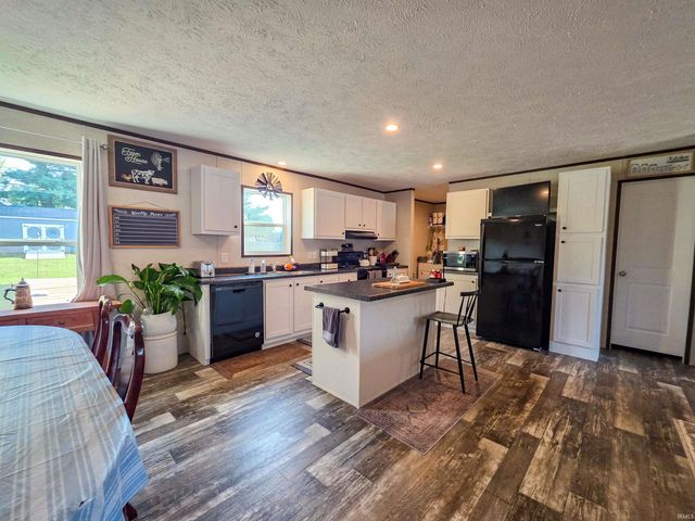 969 SE A Street, Linton, IN 47441