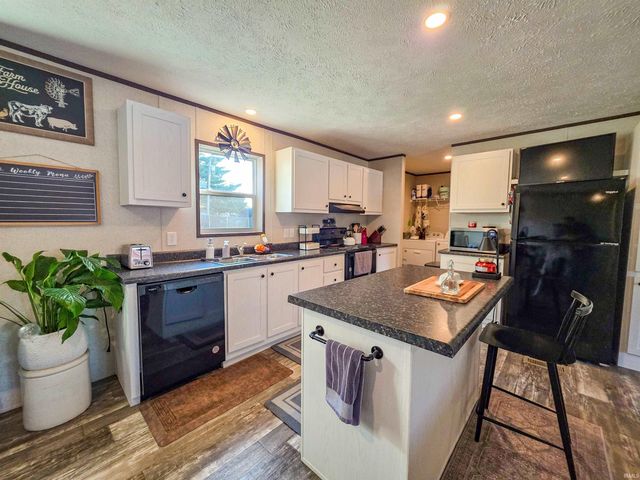 969 SE A Street, Linton, IN 47441