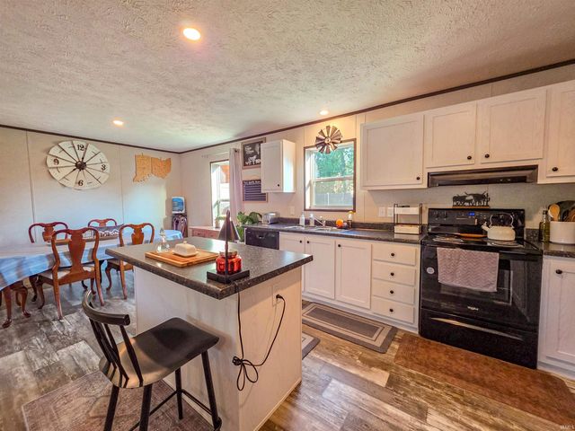 969 SE A Street, Linton, IN 47441