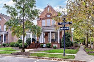 94 F Scott Fitzgerald SQ, Newport News, VA 23606