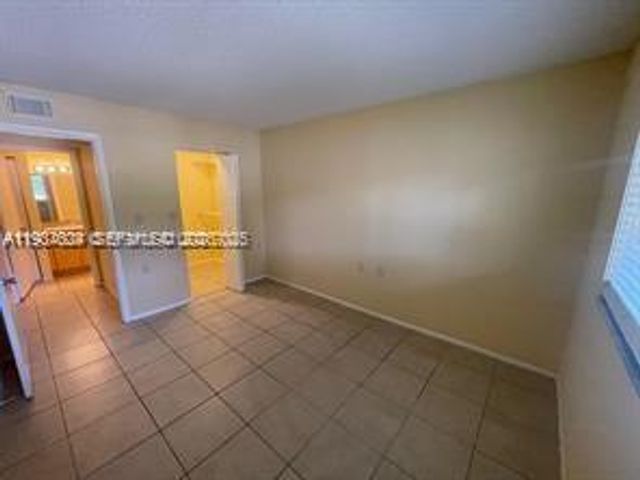 1186 Lake Terry Dr H, West Palm Beach, FL 33411