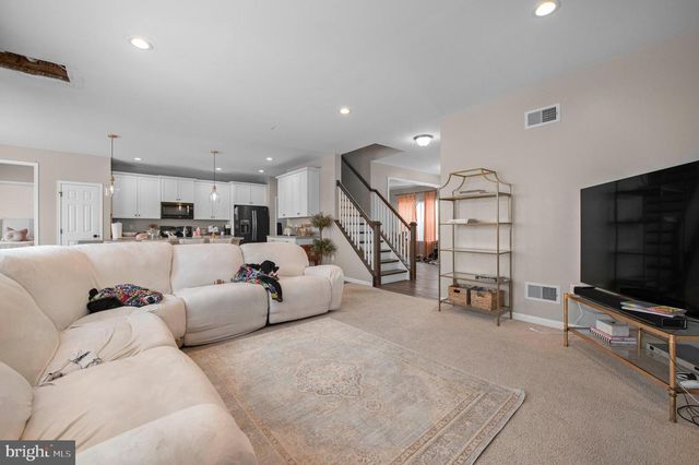 2004 PROUT FARM RD, Pottstown, PA 19464