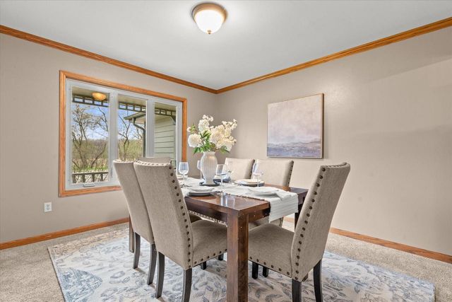 3304 River Valley ROAD, Waukesha, WI 53189